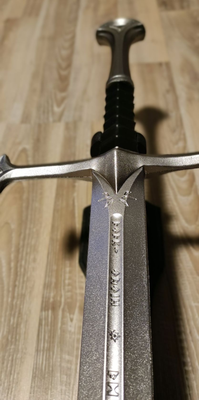 pht_ANDURIL_replica_sword-01.jpg