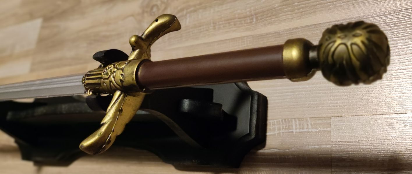 pht_NEEDLE_replica_sword-13.jpg